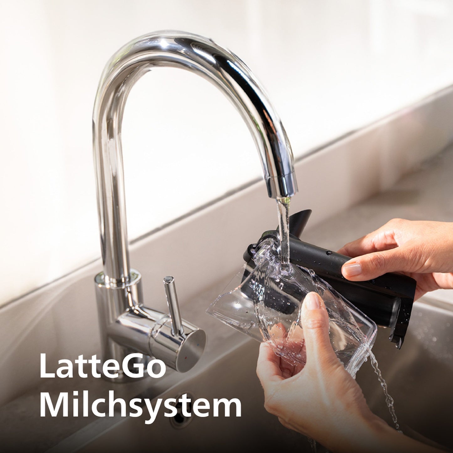 Series 5400 EP5447/90 Kaffeevollautomat Automatische Kaffeemaschine 12 Kaffeespezialitäten, mit Milchaufschäumer, LatteGo Milchsystem, Touchdisplay- 15 bar - Schwarz