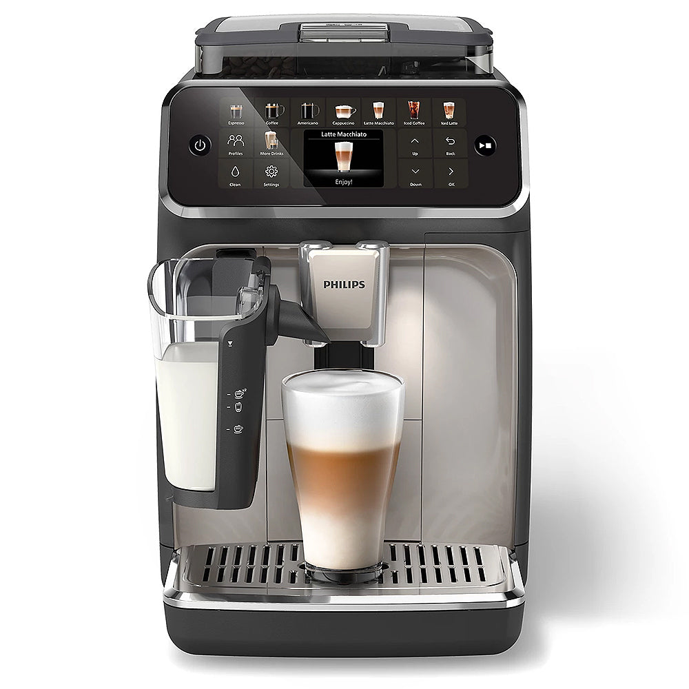 Kaffeevollautomat 5500 Series EP5547/90, 20 Kaffeespezialitäten (heiß oder eisgekühlt), LatteGo-Milchsystem, SilentBrew Technologie, Schwarz Verchromt